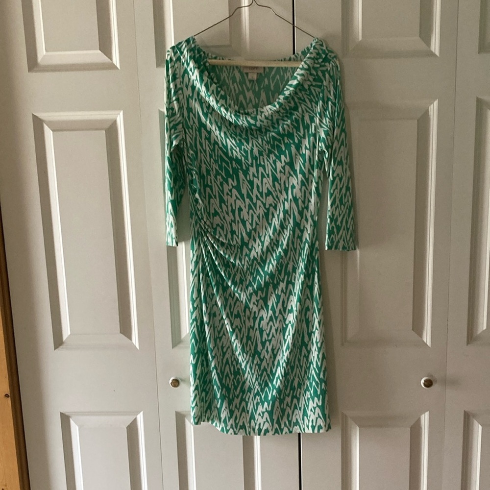 Loft women’s dress green and white XS 3/4 sleeves midi lightweight stretch